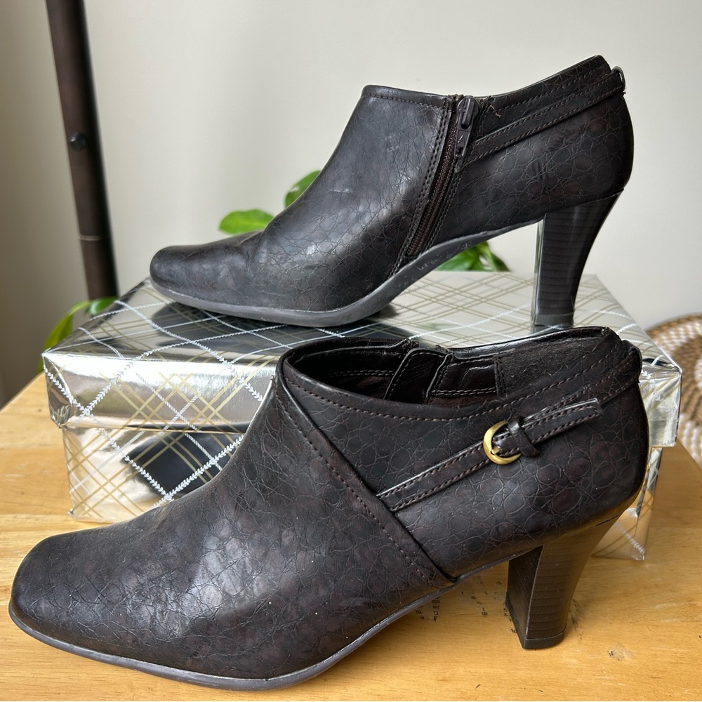 Aerosoles, Faux Leather Boots, Size 9.5, Used - Great Condition